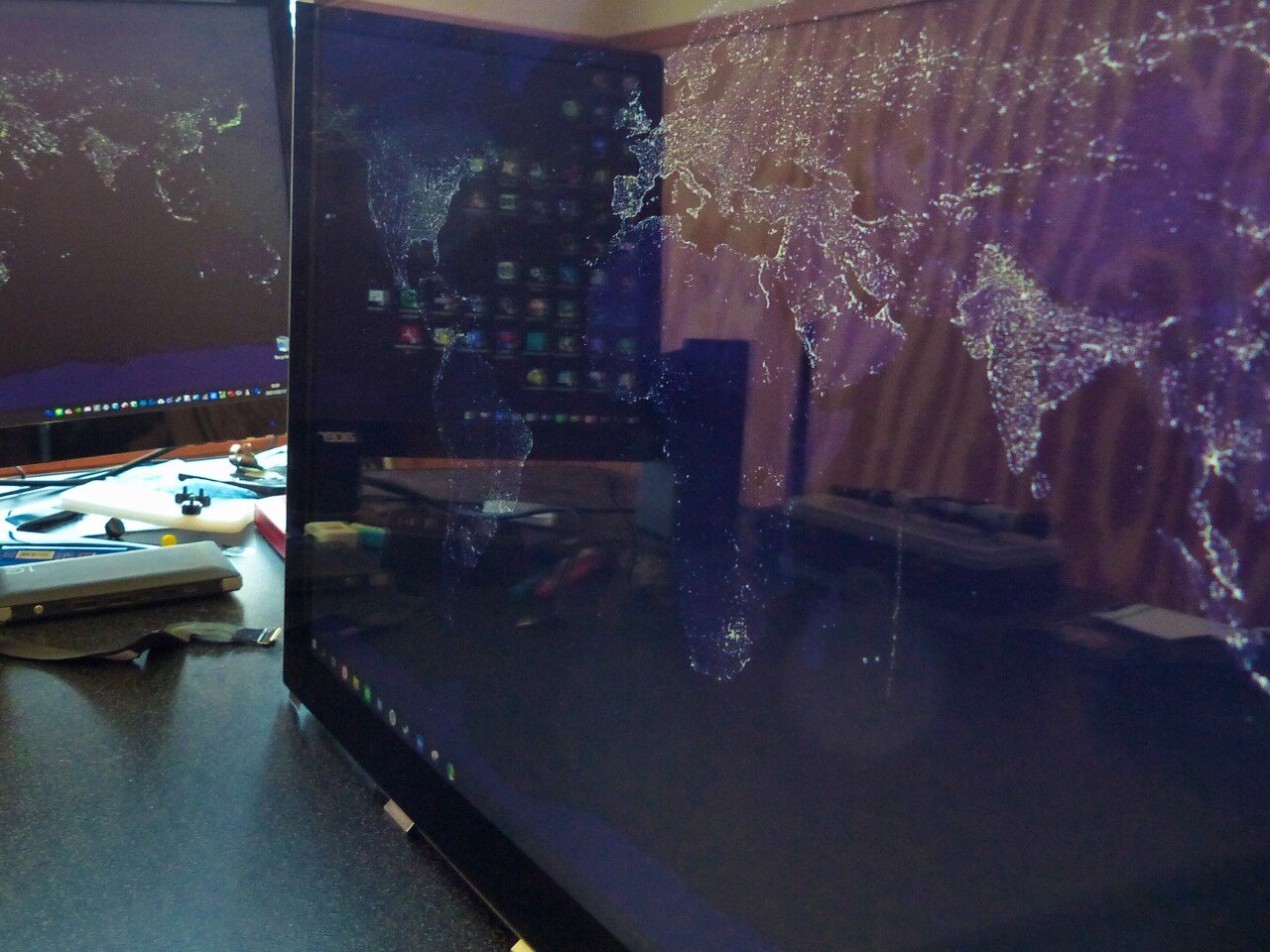 アンチApple原理主義者、iMacを液晶モニターに改造してしまう アンチApple原理主義者、iMacを液晶モニターに改造してしまう