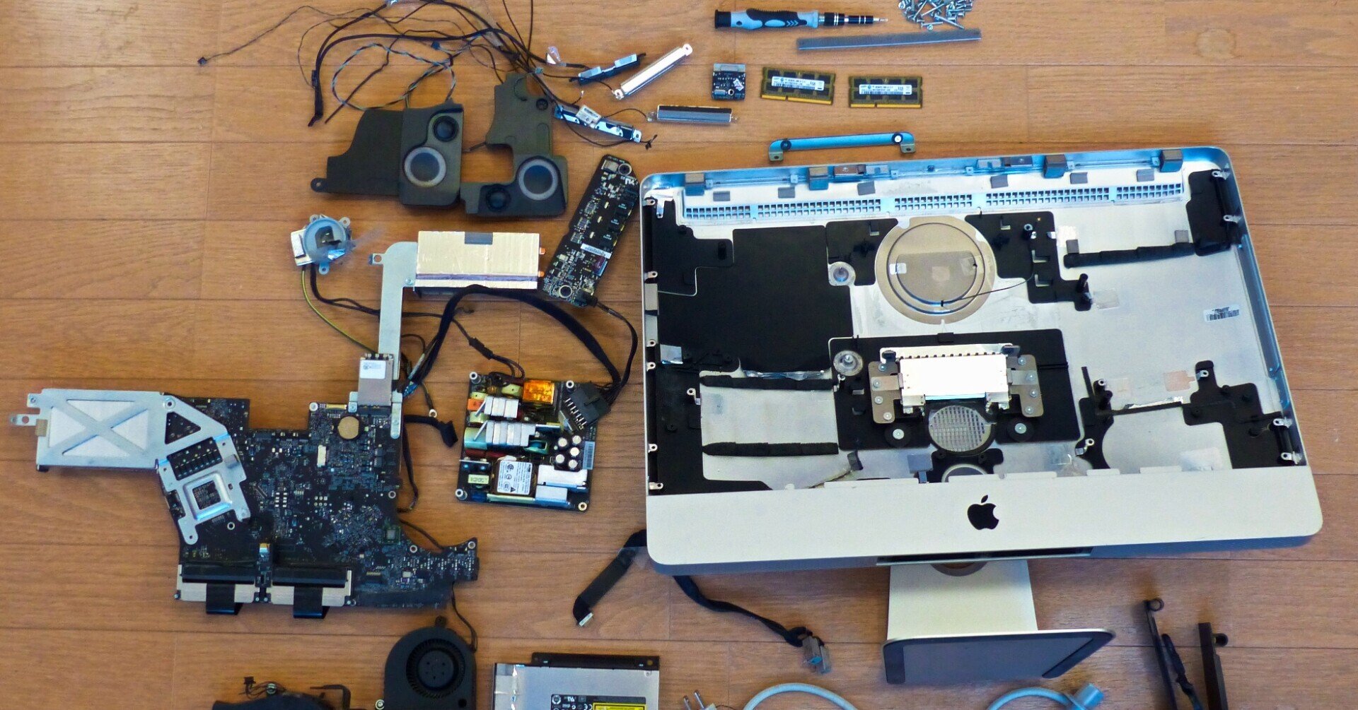 素晴らしい外見 アンチApple原理主義者、iMacを液晶モニターに改造してしまう ディスプレイ・モニター本体