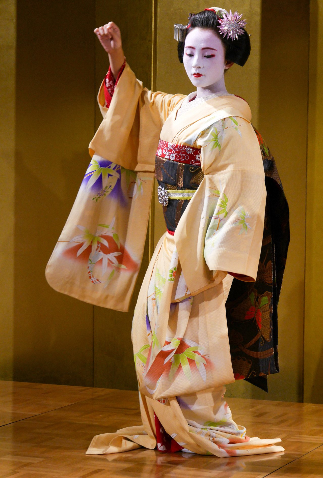 舞妓の茉利佳 Marika さん 谷口マサト Note