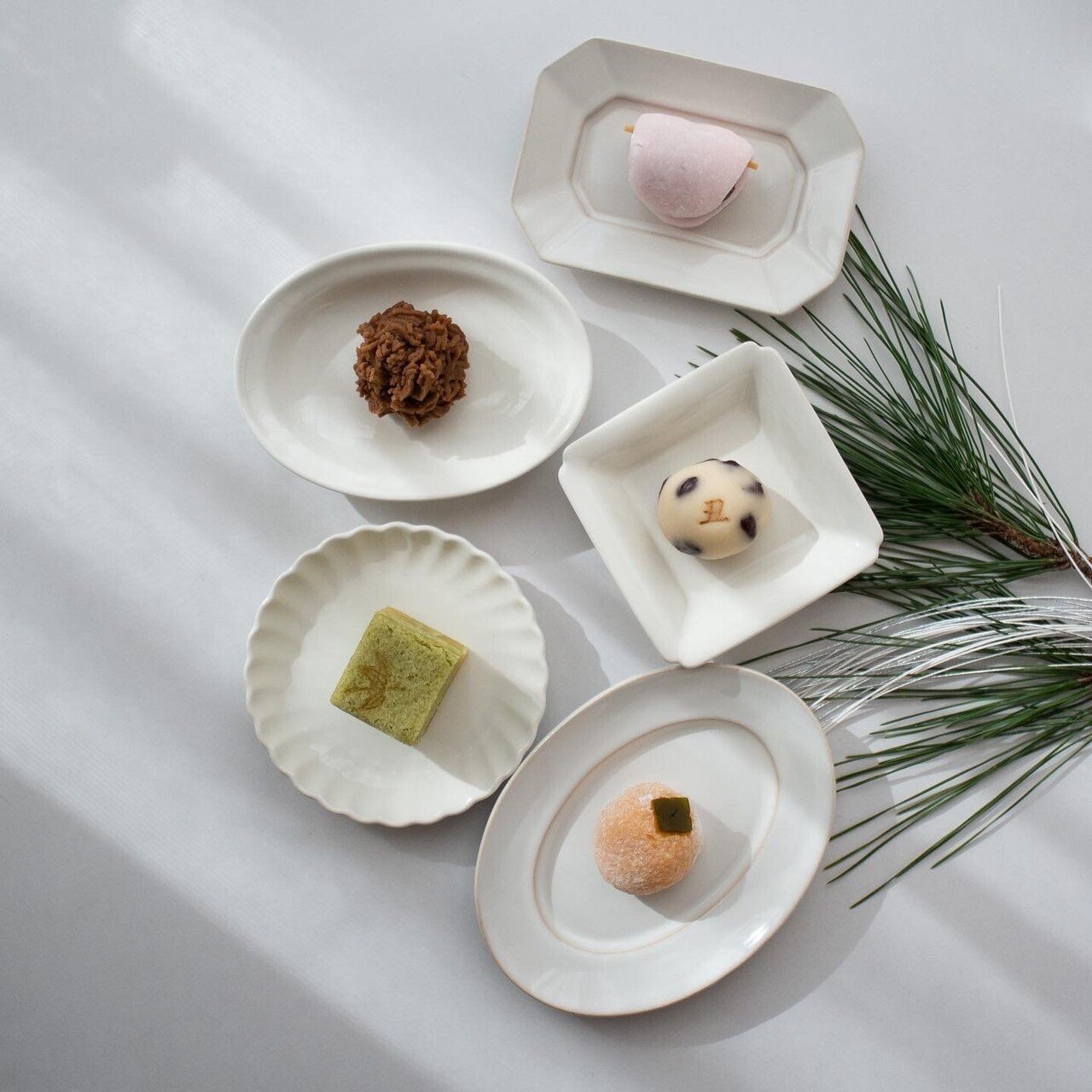 【和】古美術　四日市　萬古　大皿 カラフルでおしゃれ！美しい萬古焼の世界を味わえる美術館