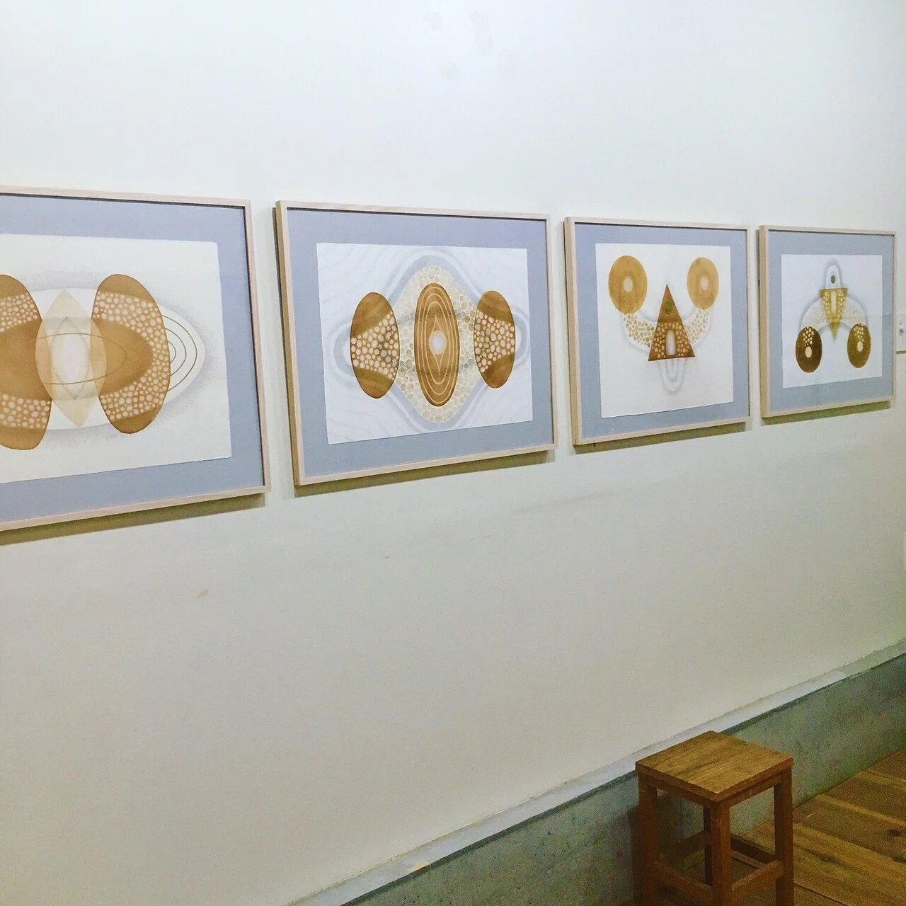 絵画 美術複製画 File.42 混沌から引き出される静謐 榎園歩希さん（美術作家）｜Arts