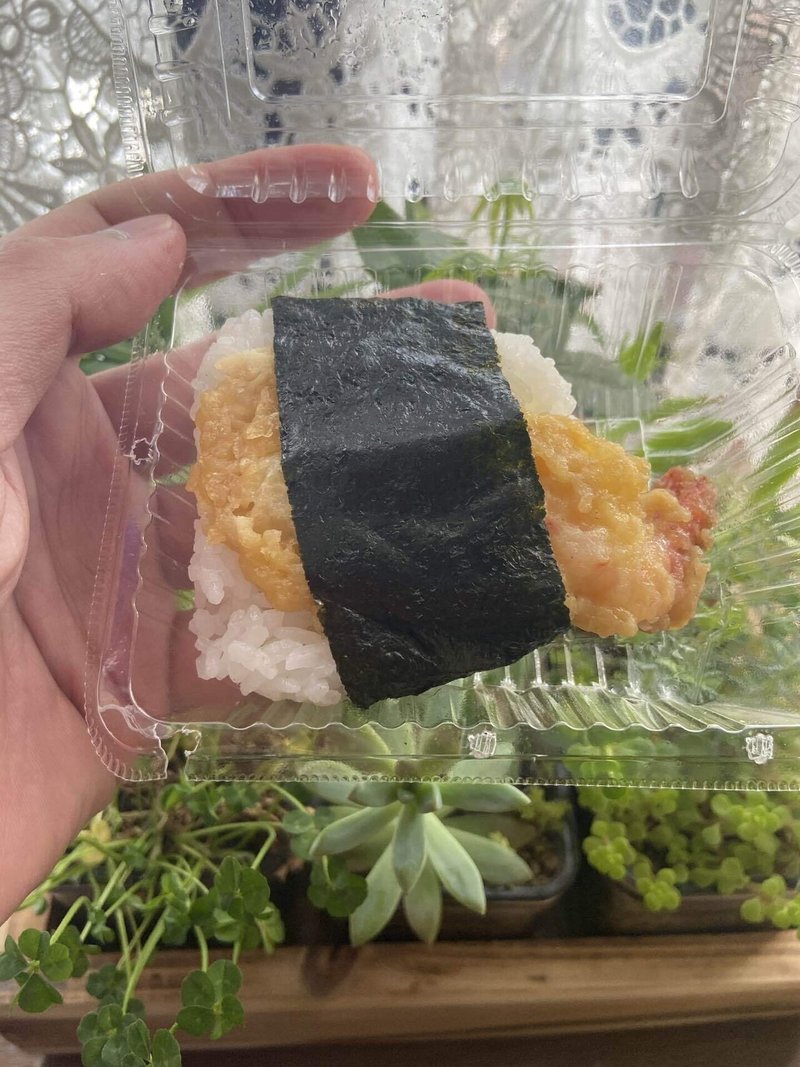 街のだんご屋で見つけた 1個1円の巨大えび天むすび ハスつか Note
