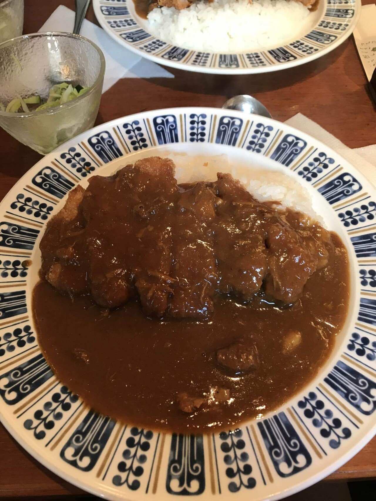 カレーネタで連投失礼します こちらはプロのお料理 近所でも評判のレストランの カツカレー とにかくすごかった ボリューム満点 こんな美味しいカツ食べたことなかった カレーとカツの 組み合わせ最強だな エッ Milk Dog4518 Note