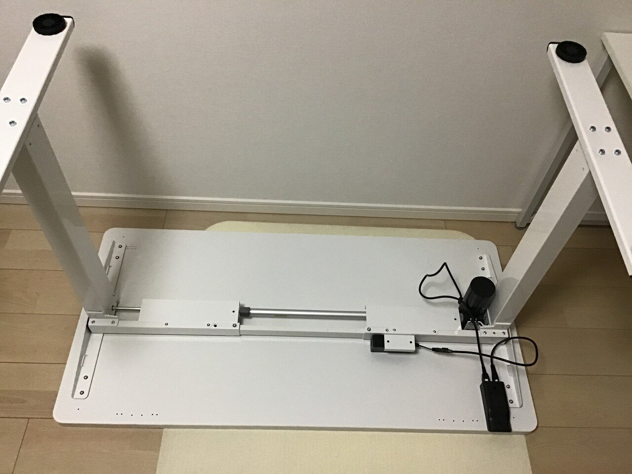 FLEXISPOTのEG1という電動式スタンディングデスクを初めて使う