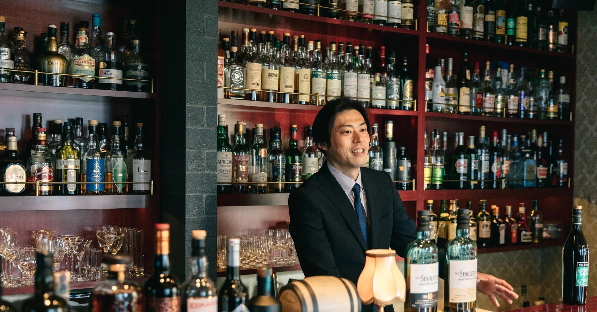 年月が紡ぐ世界観 前編 Bar Rr バーテンダー 大山 暁 さん Imaginations File Note 年月が紡ぐ世界観 前編 Bar Rr バーテンダー 大山 暁 さん Imaginations File Note
