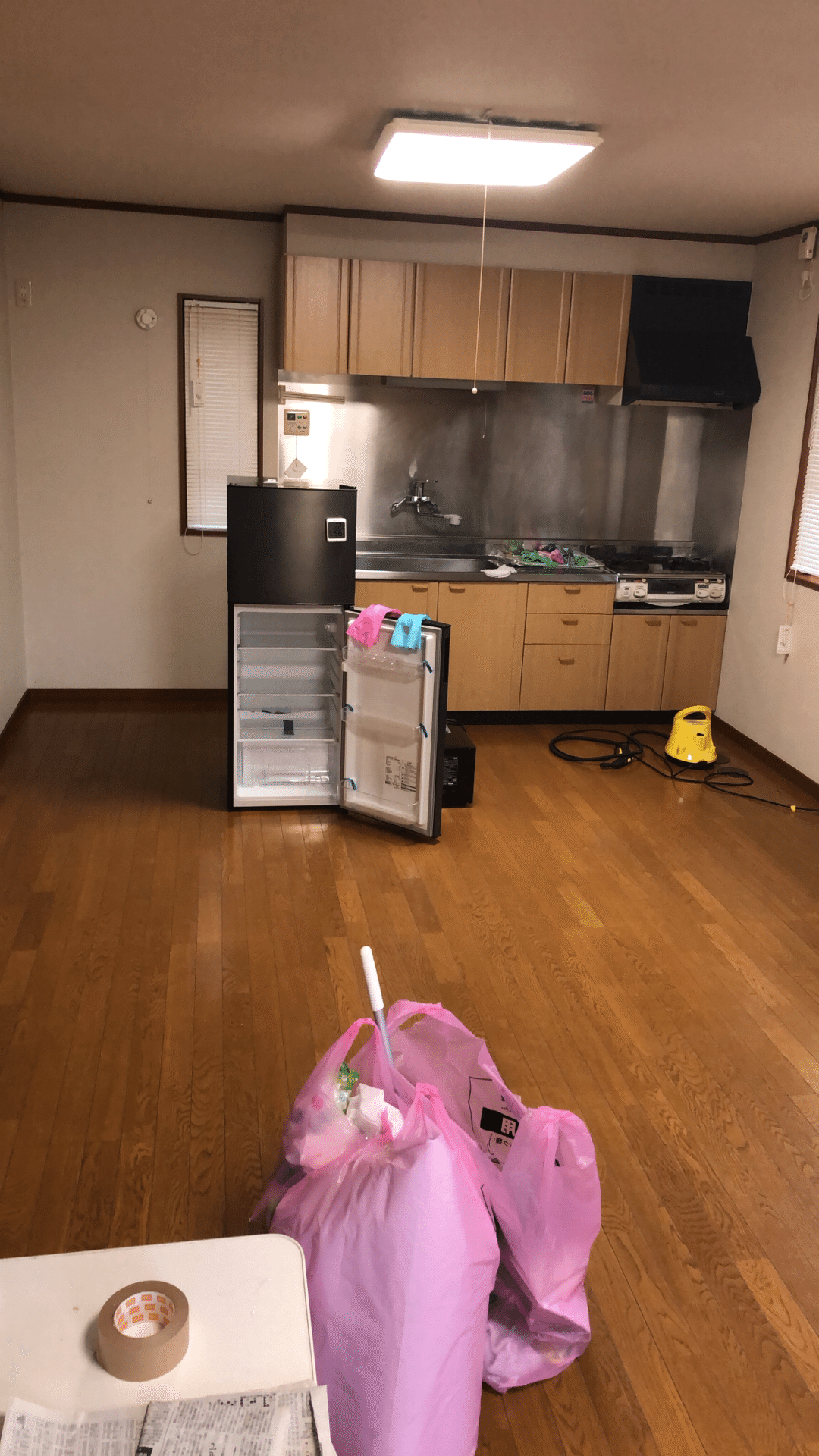 社宅だけど 単身赴任だけど 1年半暮らした家を去るとなると 無性に寂しくなるものです 最初は モノが少なく てガランとしていた部屋も ソファとかもらっているうちに引っ越し荷物はそれなりの量になってます Kana99 Note 社宅だけど 単身赴任だけど 1年半暮らした家を去るとなると 無性に寂しくなるものです 最初は モノが少なく てガランとしていた部屋も ソファとかもらっているうちに引っ越し荷物はそれなりの量になってます Kana99 Note