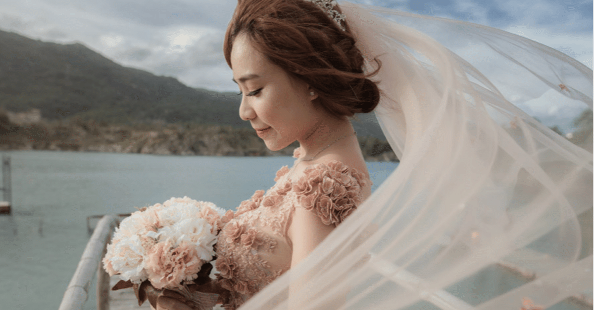 実質22万で高級なウェディングドレスとお色直し用のドレスが揃った話  