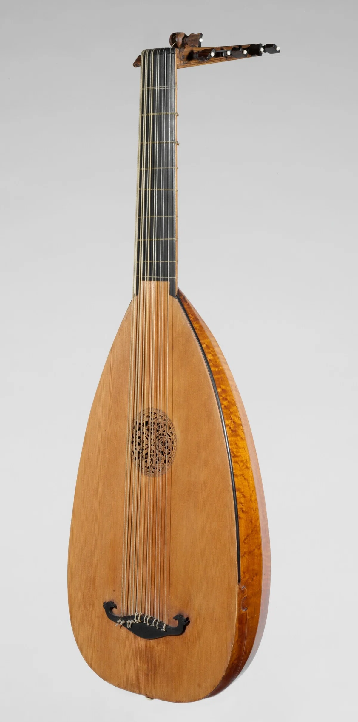 リュートってどんな楽器？【5】古典派から現代まで｜坂本龍右