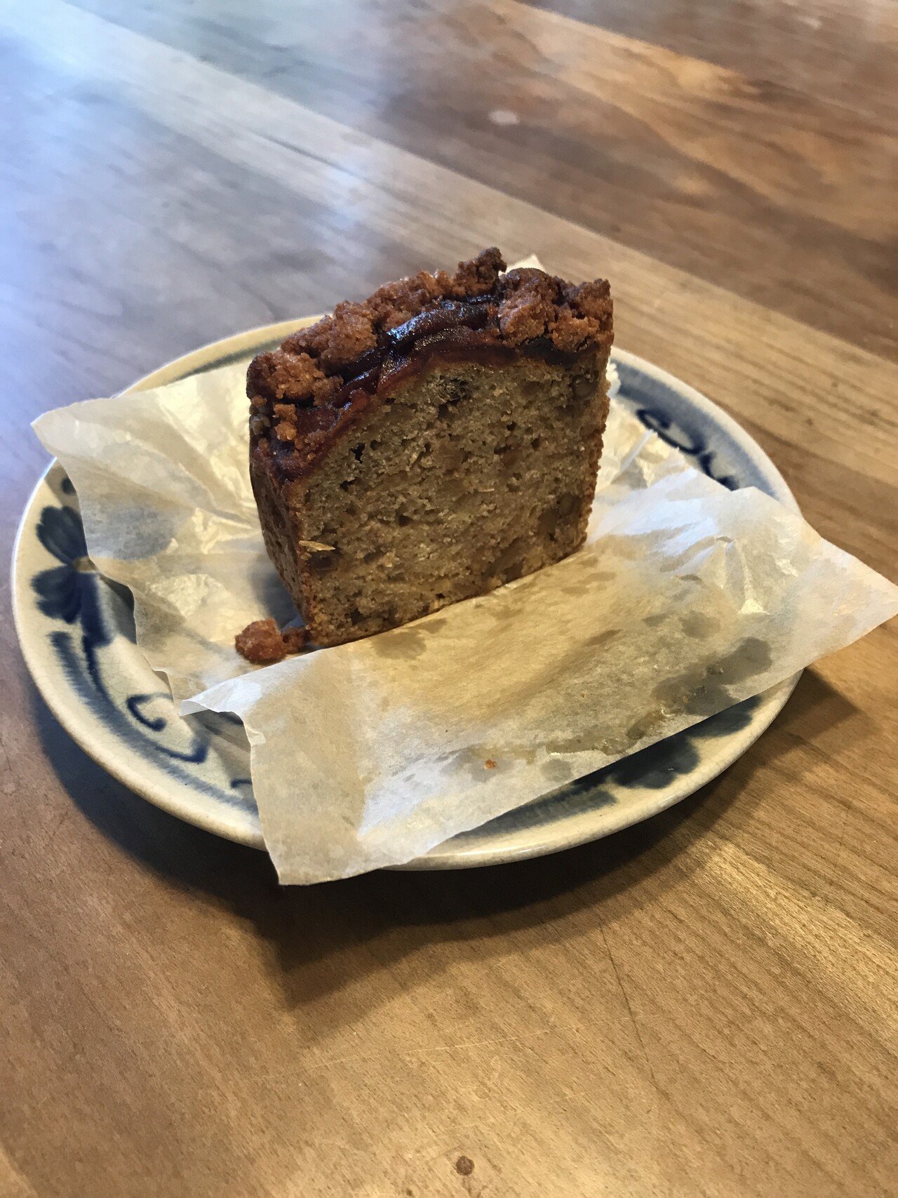 おからのパウンドケーキ シナモン風味のりんご 生姜 ナッツがたっぷり入ってずっしりとした食べごたえ 食べる前から生姜の香りが漂い 口に入れるとやってくる 生姜パンチが嬉しい 定期的に足を運んでしまう豆腐専 あるま9716 Note