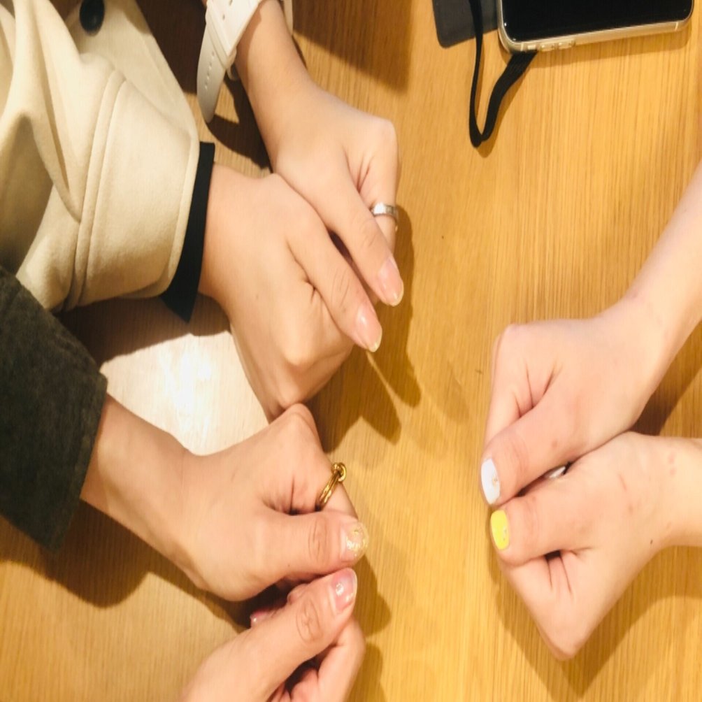 みんなバラバラ笑笑！？出身地がわかちゃうかも。指スマのかけ声