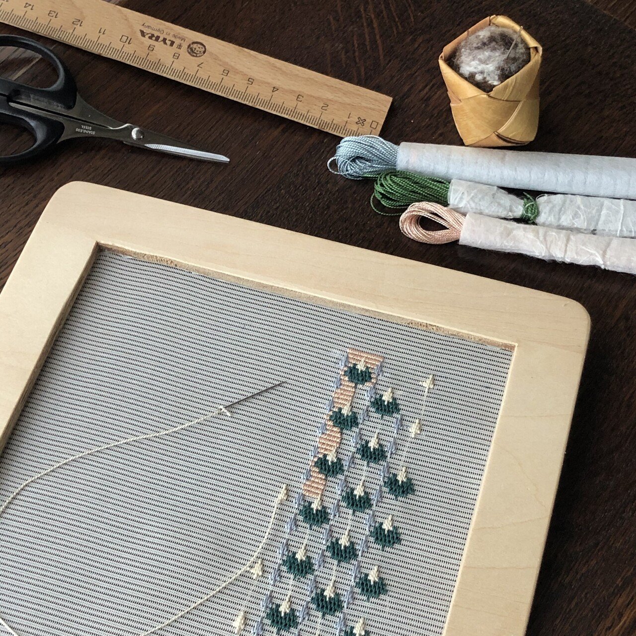 貴族に愛されてきた刺繍「絽ざし」を、わたしたちの日常の楽しみに