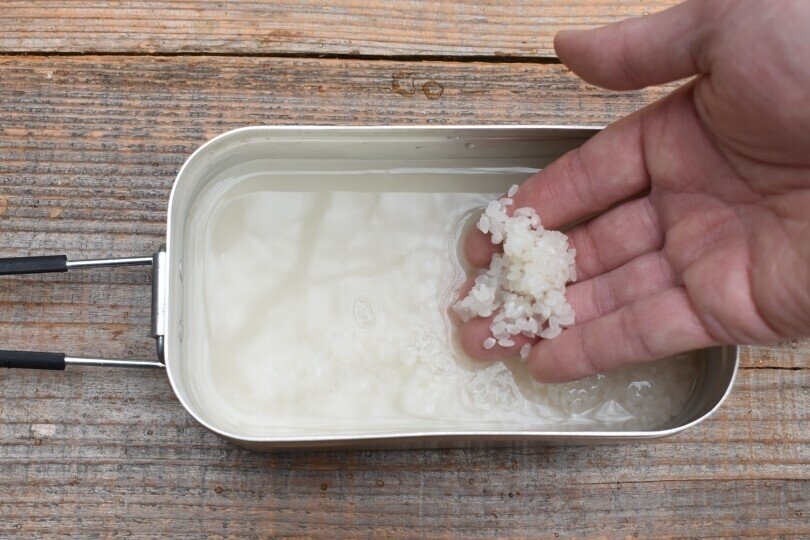 専門家が教える メスティン炊飯のコツ バーナーと固形燃料で解説 ソトレシピ シーザスターズ