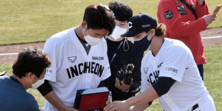 MLB× KBO】秋信守はなぜ韓国でプレーすることになったのか|R MLB× KBO】秋信守はなぜ韓国でプレーすることになったのか|R