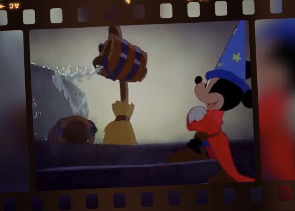 大理石で作られたミッキーマウスとミニーです！かなり重いです