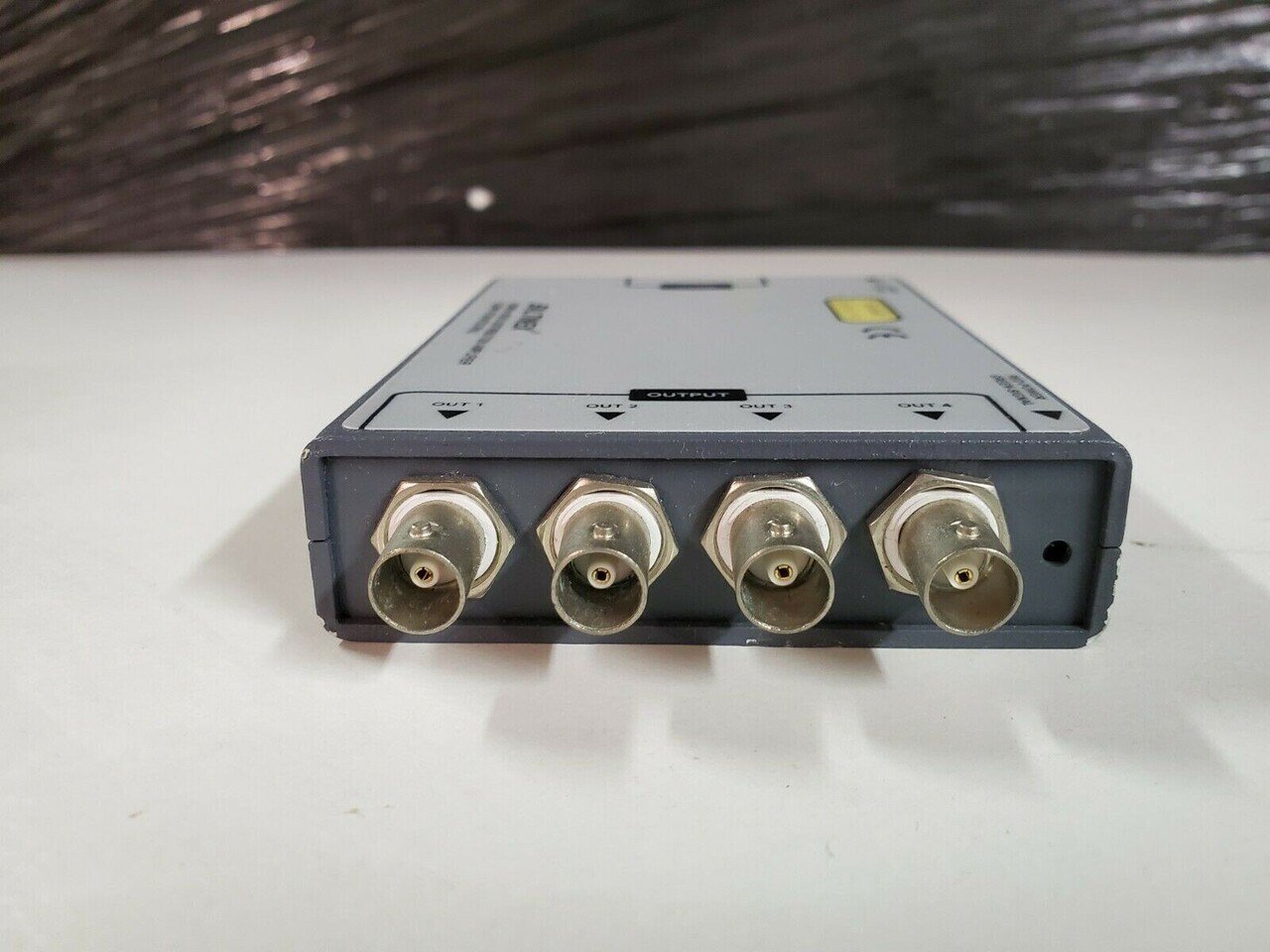 330円で買った映像分配器でGenlockもLTCも分配できた!|Ryo Kimura 330円で買った映像分配器でGenlockもLTCも分配できた!|Ryo Kimura