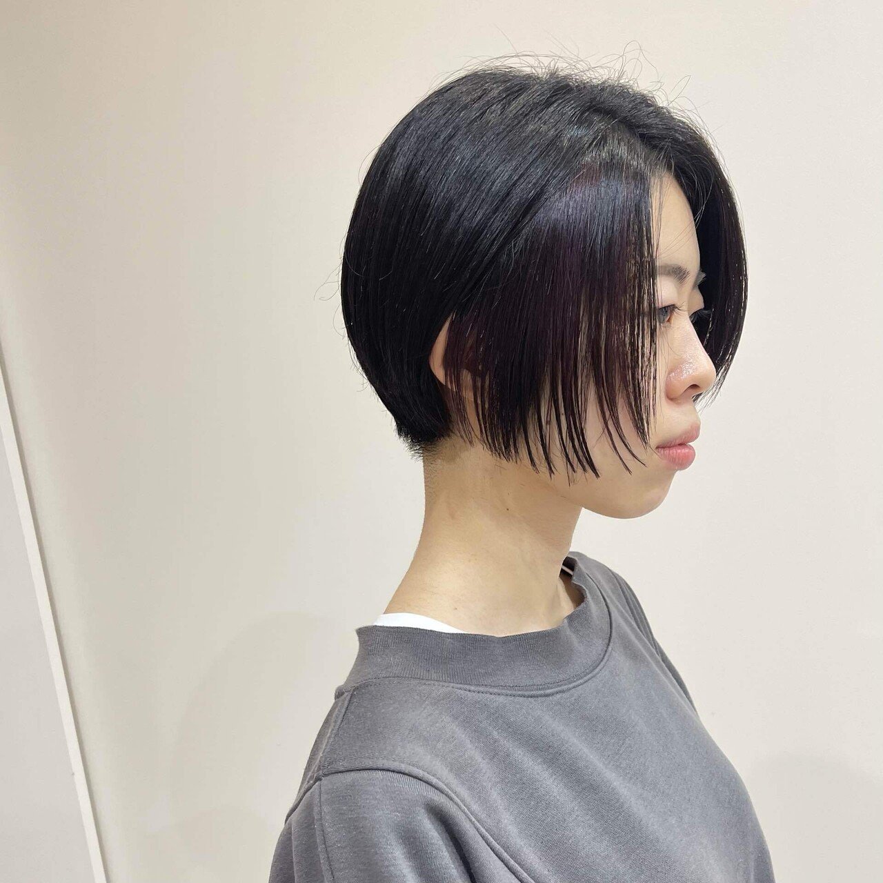 好みの音楽性に合わせた前下がりボブと紫ポイントカラー 竹澤こうすけ 美容室kitsukiオーナー Note