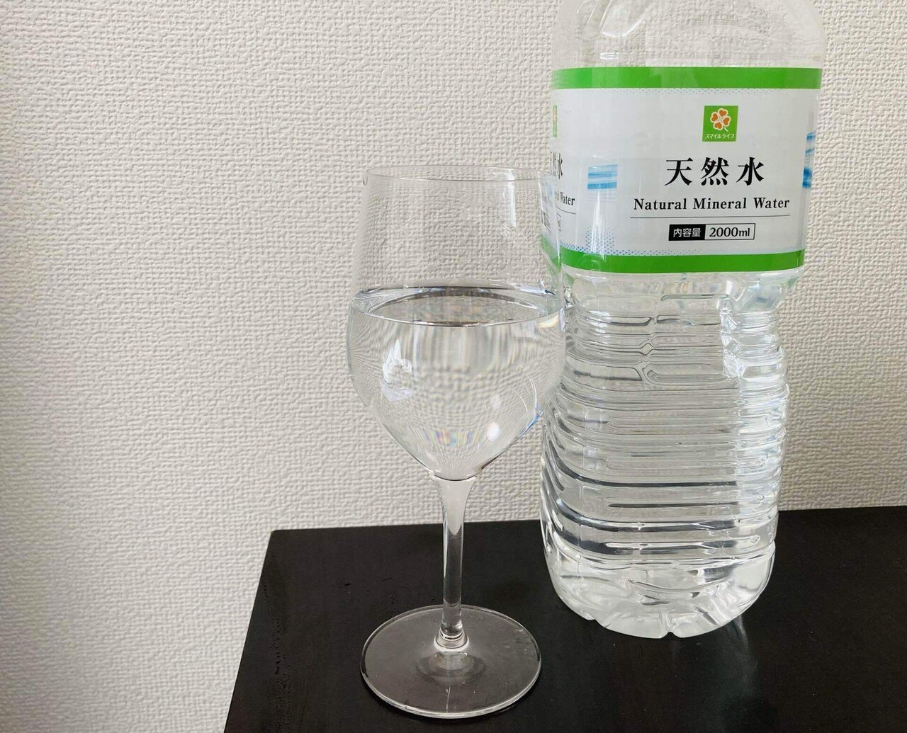 水をワイングラスで Kak San ｽﾏｰﾄﾎｰﾑｽﾍﾟｼｬﾘｽﾄ 在宅365日 Note