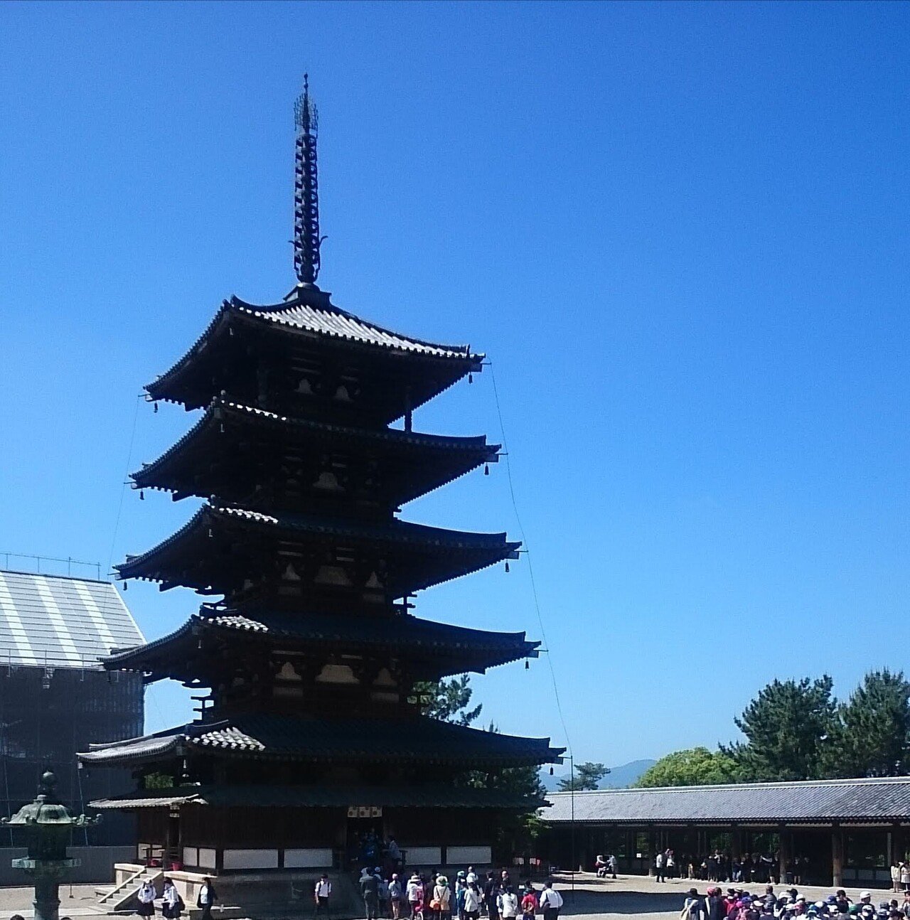 ずーっと倒れてない法隆寺五重塔｜うしみ