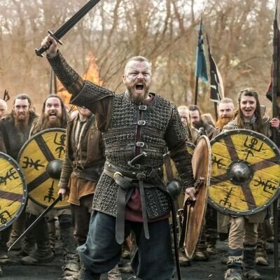 中世バイキング時代の腕輪。 中世バイキング時代の腕輪。