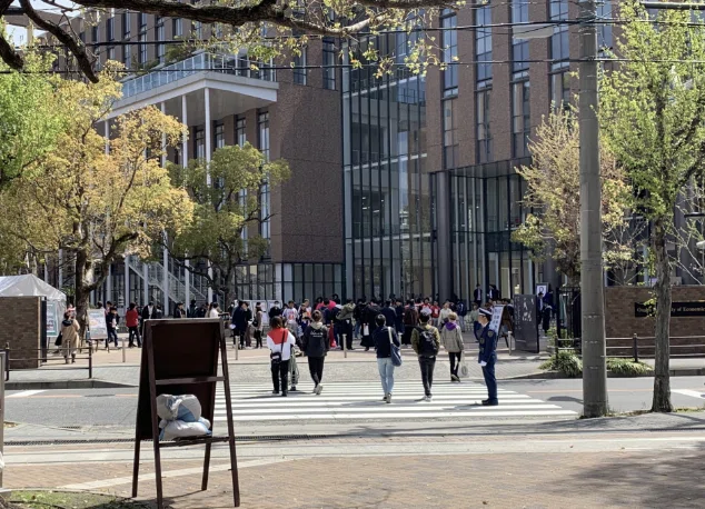 キホンのギモン 机出しって何 大阪経済大学 学生広報隊 Note