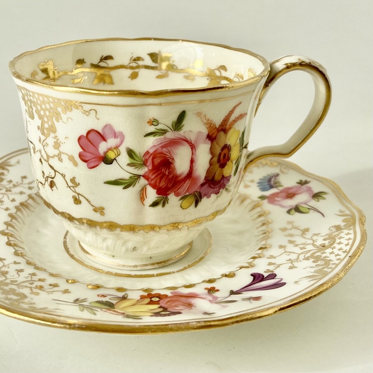 アンティークカップとヴィンテージカップ｜ryo