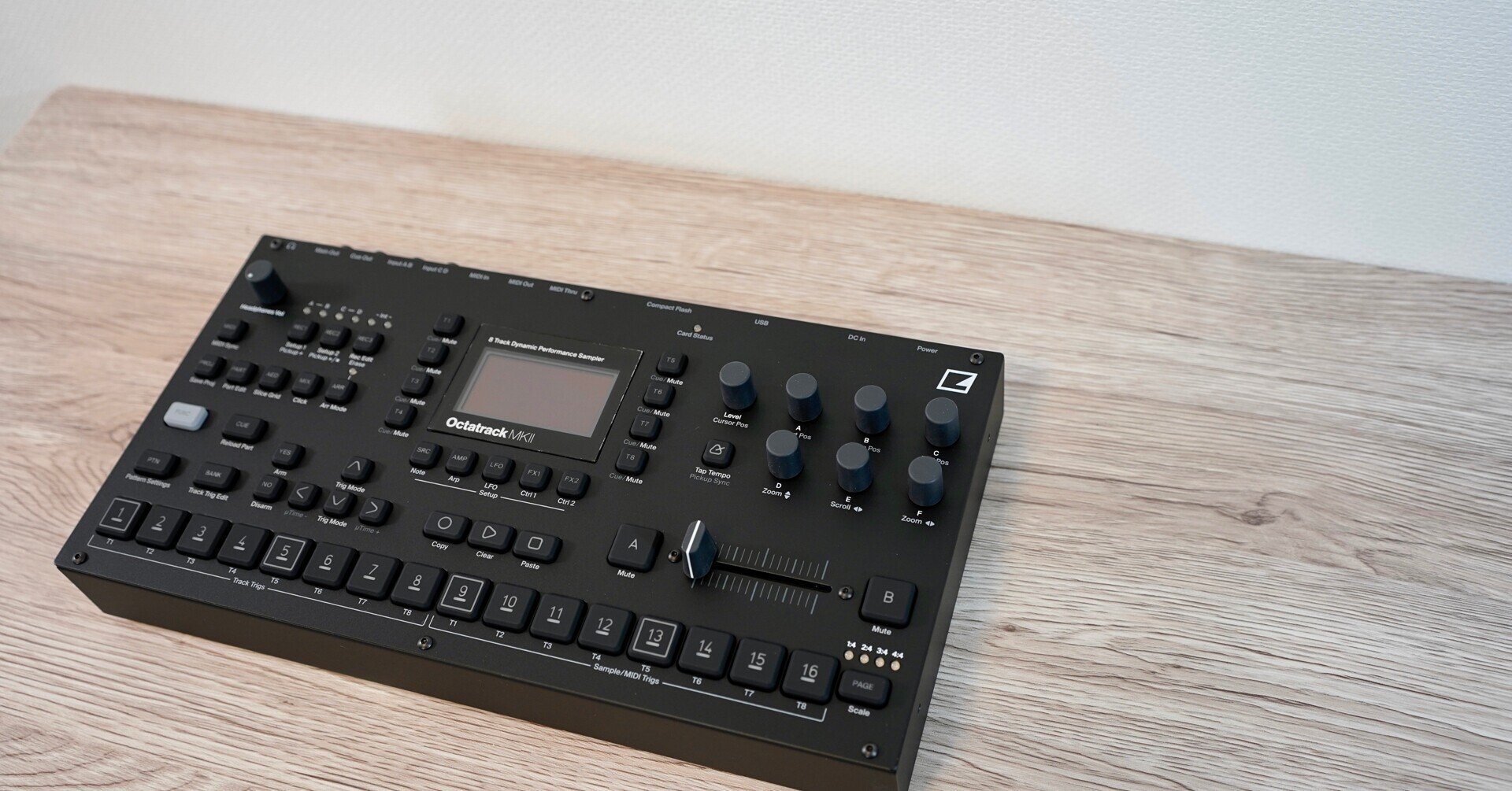 結局Octatrack MK2買いました、というお話。|畑中正人 結局Octatrack MK2買いました、というお話。|畑中正人