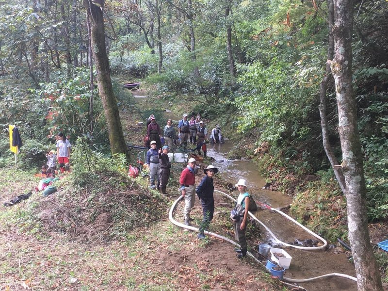 181013集合写真ー人工産卵床ー石徹白漁協