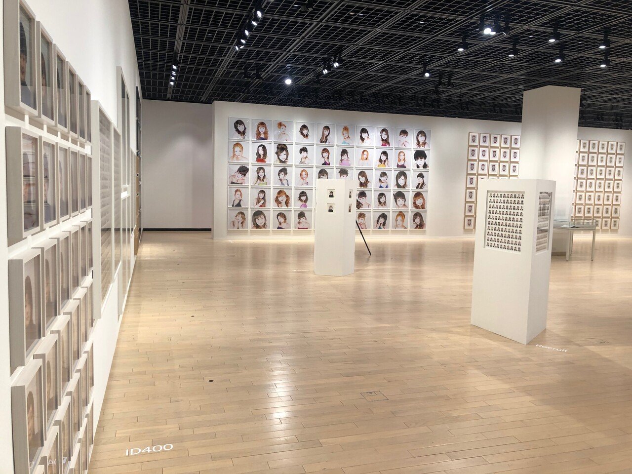 写真のように 第3回“自撮り”ポートレイト作品の役割を考える 展