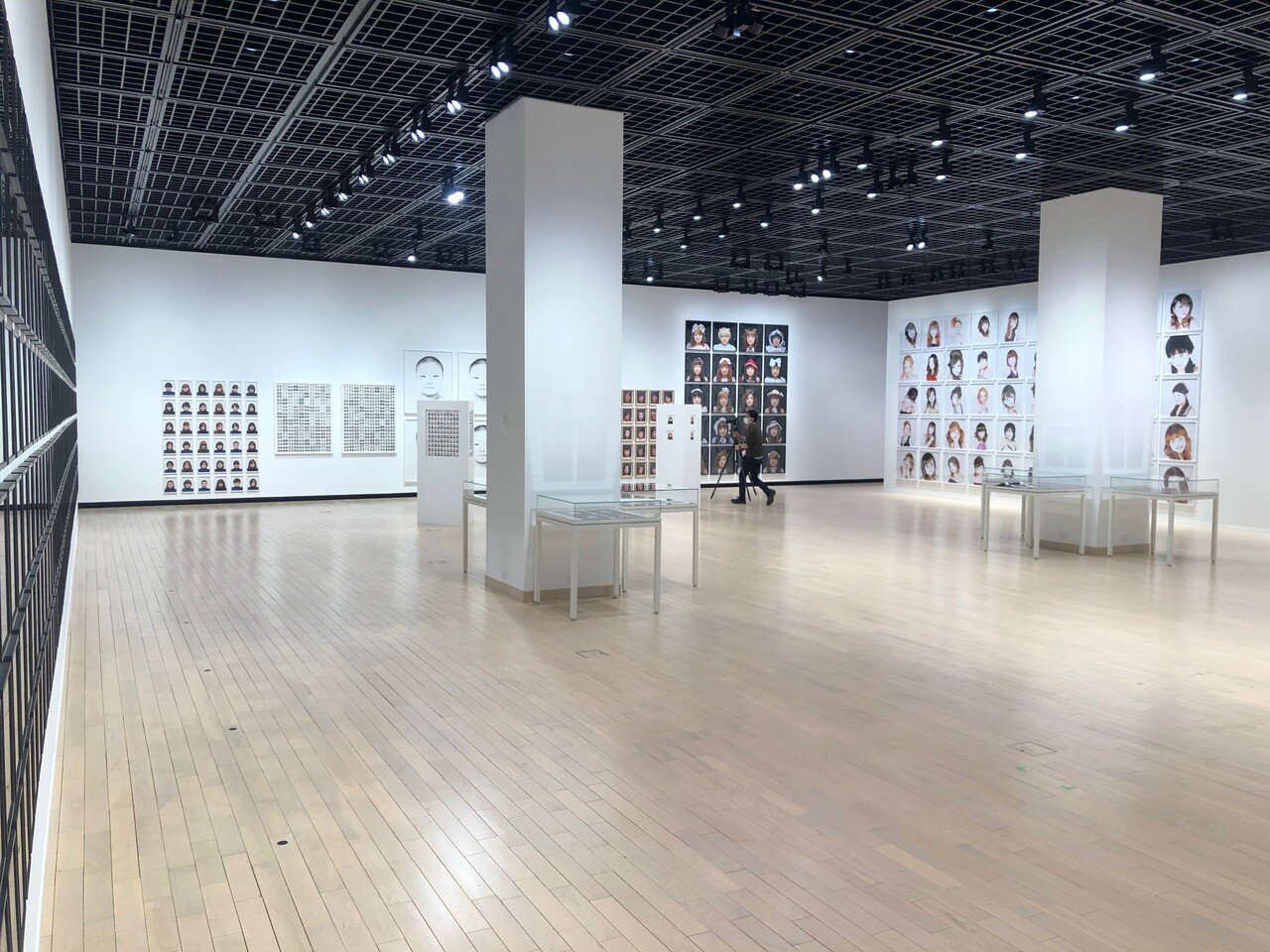 写真のように 第3回“自撮り”ポートレイト作品の役割を考える 展評