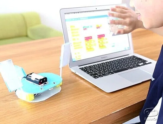 身近な素材を使って 自由に組み立てて作るロボット工作キット Assiston Note