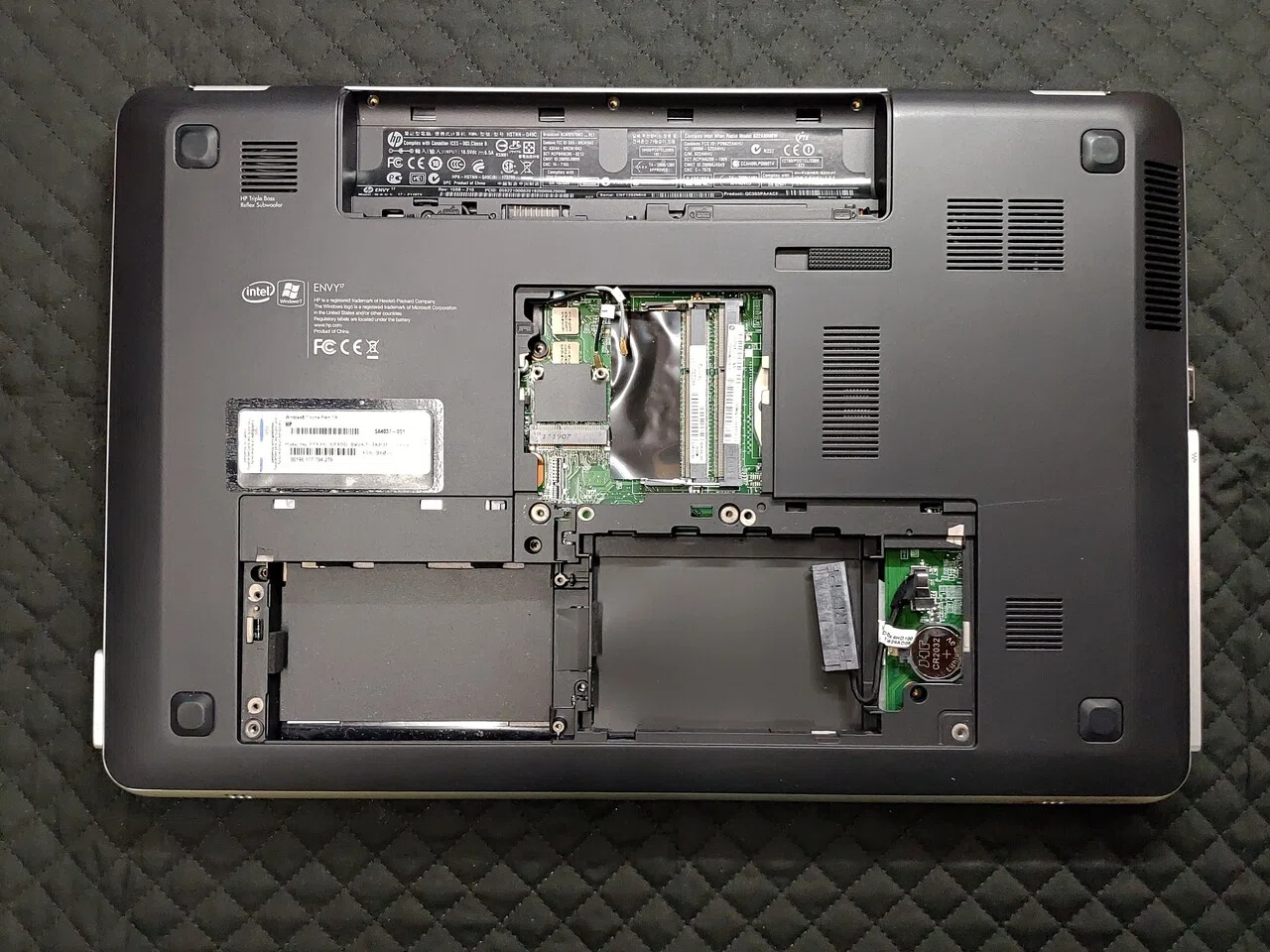 HP ENVY 17-2000 分解（清掃、CPU換装、SSD化、メモリ換装）｜Zoopy