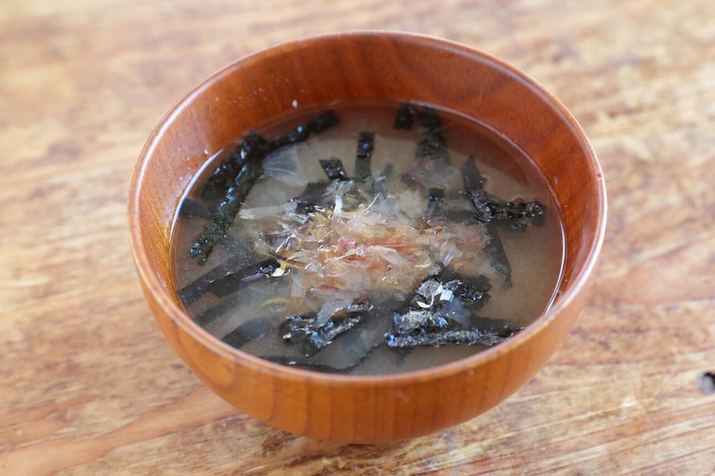 海苔とかつお節の味噌汁