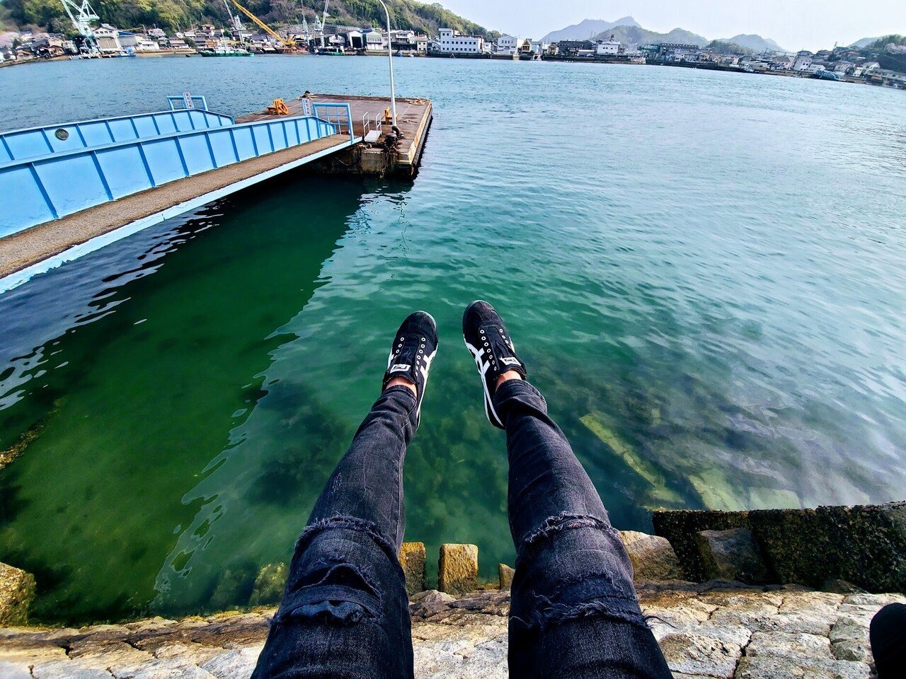 突然ですが 一人旅は好きですか 自分は大好きです まぁ 自分から好きですかと聞いといて嫌いですと言えば図々しい奴です 一人 旅は寂しいです 孤独です でも それこそが醍醐味でもあります 自分は椎名林檎を 我が名は旅好き大学生 Note 突然ですが 一人旅は好きですか 自分は大好きです まぁ 自分から好きですかと聞いといて嫌いですと言えば図々しい奴です 一人 旅は寂しいです 孤独です でも それこそが醍醐味でもあります 自分は椎名林檎を 我が名は旅好き大学生 Note