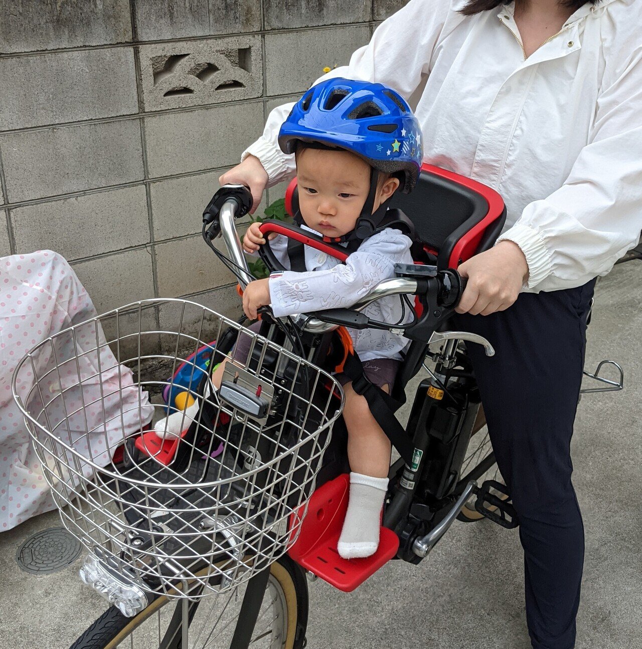 保育園二日目 慣らし保育初日 登園時の保育園は外まで園児たちの泣き声が凄かったという 妻との別れ際 ちょび丸はかつてないギャン泣き 園にしてみれば 慣らし保育は恐ろしい期間だ 栄養士の先生なんかも すぴー Note