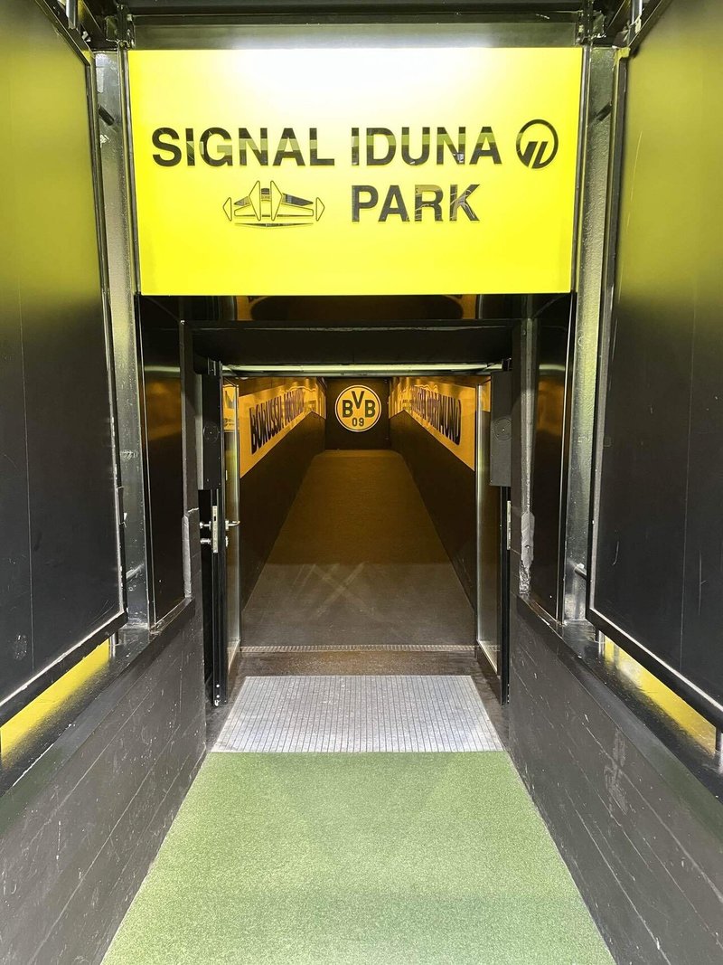 Signal Iduna Park ドルトムント 黒川孝一 Note Signal Iduna Park ドルトムント 黒川孝一 Note