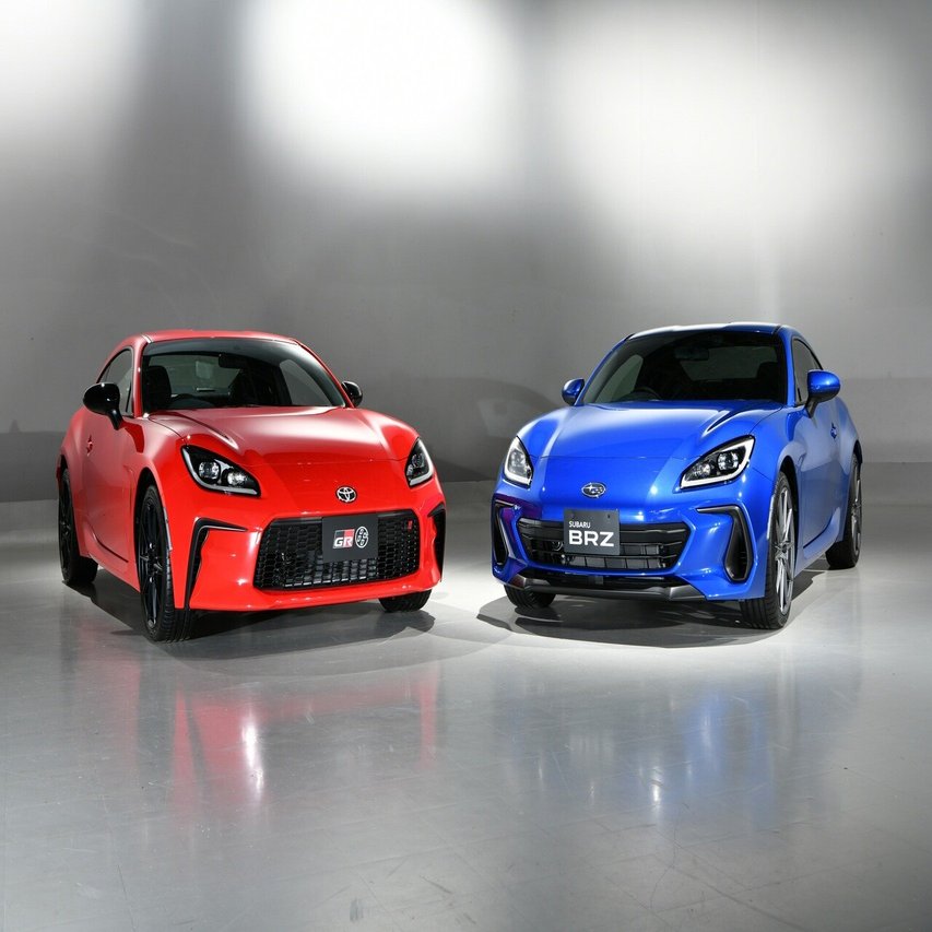 トヨタ 86 スバル Brz 比較しながらデザイン徹底解説 車好きデザイナーが解説する Toyota Gr86 と Subaru Brz のデザイン 新型86 わたる プロダクトデザイナー Note