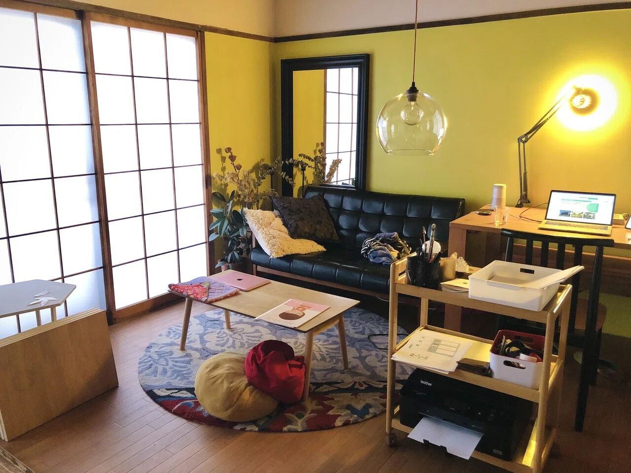 壁をイエローにする ちから Mokumoku Studio 絵本 アート Note 壁をイエローにする ちから Mokumoku Studio 絵本 アート Note