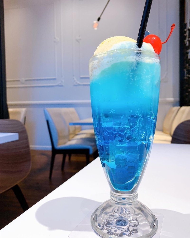 川崎 透き通るブルー ミックスジュース発祥大阪新世界の歴史感じるクリームソーダ いなつち 稲田智 Note