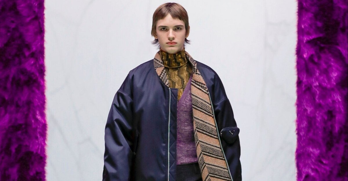 【最安値挑戦】 PRADA 2021-22 ミウッチャプラダとラフシモンズ、才能 MEN'S FW トップス