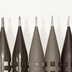 金属の質感も素晴らしい廣瀬鐡筆堂の双頭式芯ホルダーです。軸のえぐれ 金属の質感も素晴らしい廣瀬鐡筆堂の双頭式芯ホルダーです。軸のえぐれ