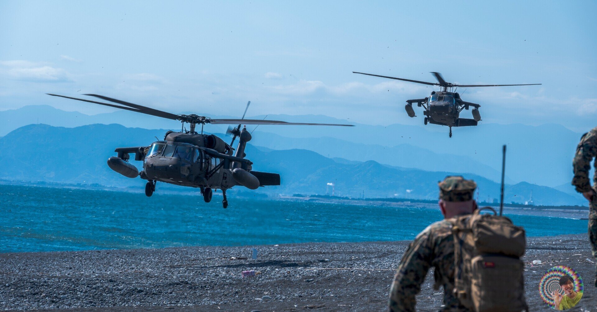 沼津の今沢海岸で米軍のUH-60によるヘリボーン訓練が実施された(2021
