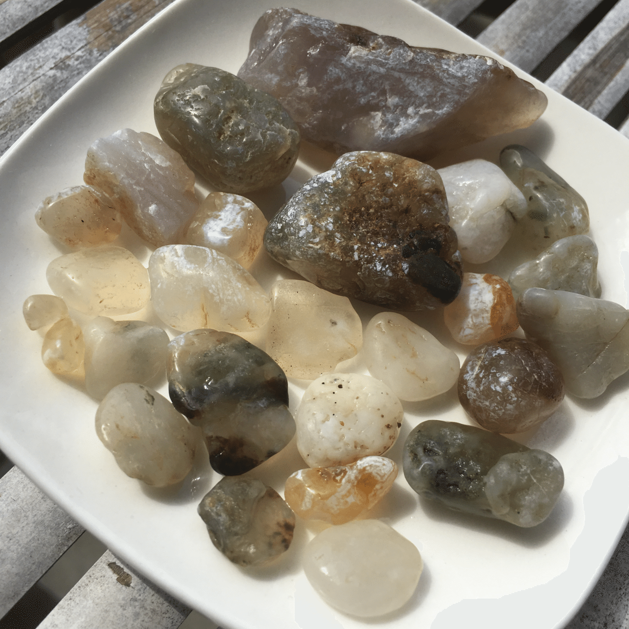 瑪瑙を拾いにいく｜みかみ まき