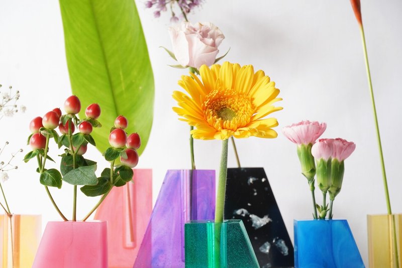 鮮やかな虹色で いつもの日常にときめきを彩る 一期一会の色が生みだす Prismの心踊るプロダクト Iichi Note 鮮やかな虹色で いつもの日常にときめきを彩る 一期一会の色が生みだす Prismの心踊るプロダクト Iichi Note