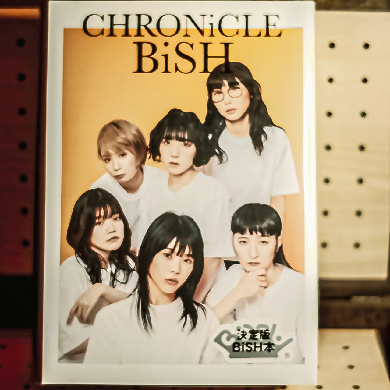 もはや聖書⁉︎ BiSH『CHRONiCLE BiSH』”サイン入り本”が届いた♫|書店 もはや聖書⁉︎ BiSH『CHRONiCLE BiSH』”サイン入り本”が届いた♫|書店