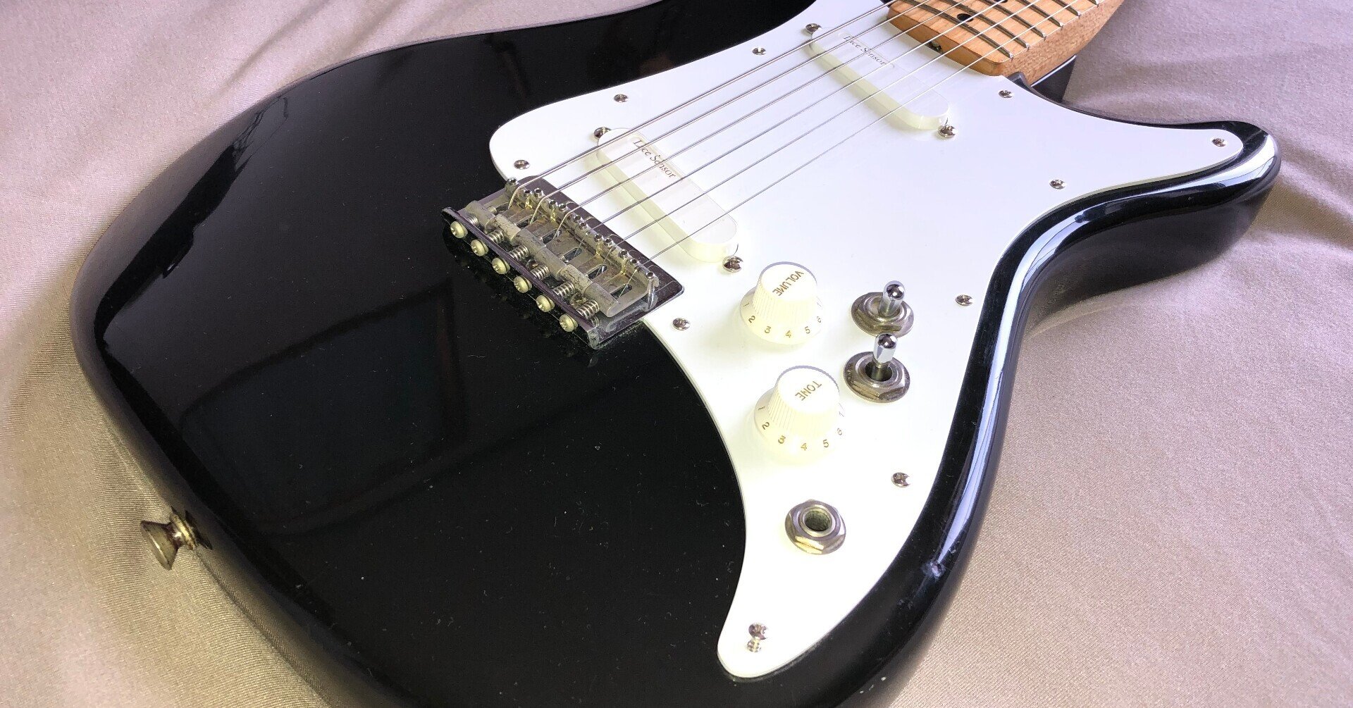 [美品] Fender Custom Shop Eric Clapton Signature Stratocaster Blackie 【Lace Sensor / 極上バーズアイ】 2001年製 [XI982]