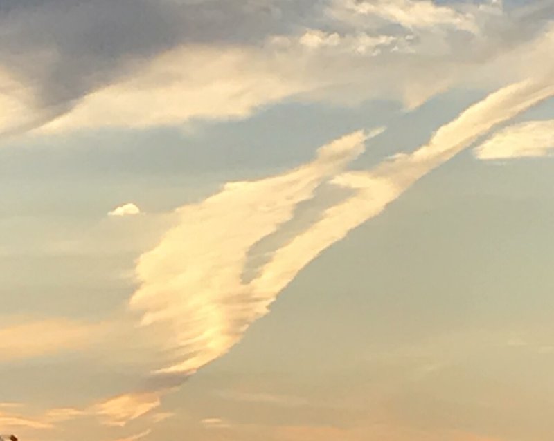 天使の翼のような雲を見た Luna N Note