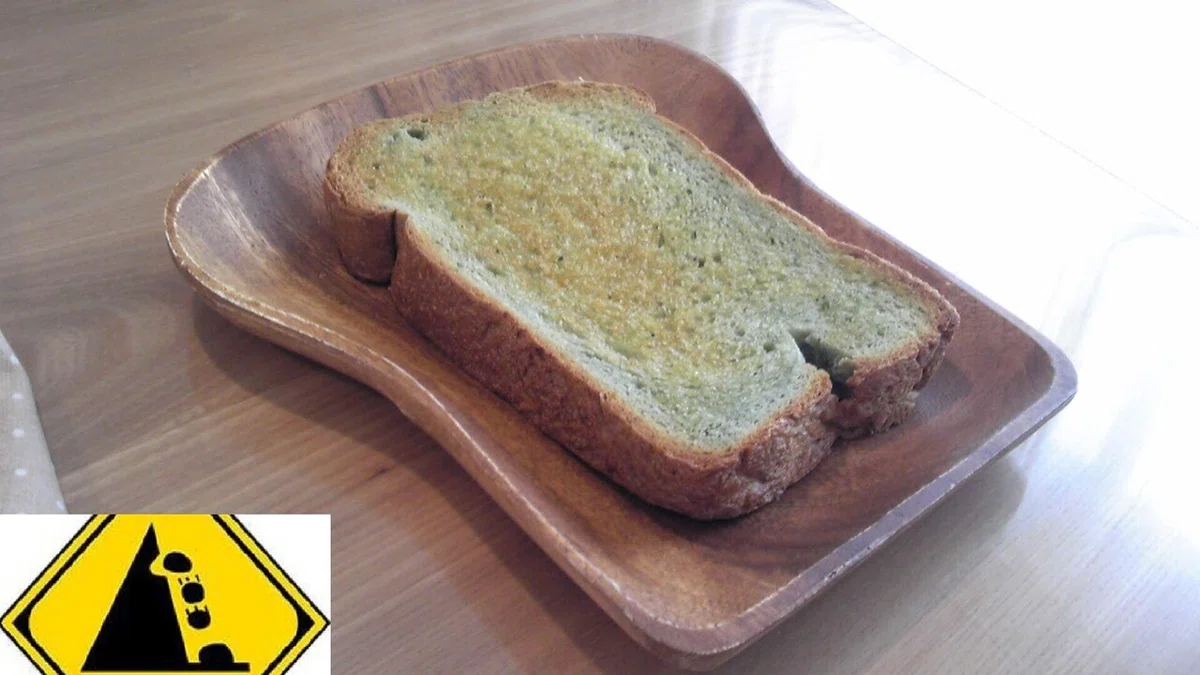 パンの皿は木製