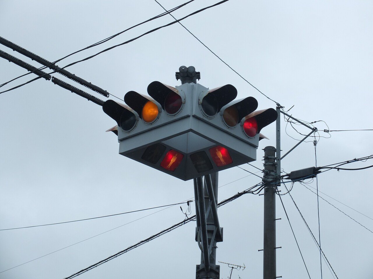 Ufo型信号機 角形信号機 Note