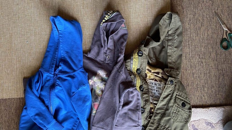 子供服のフードを取って 保育園仕様にリメイク 糸 Note 子供服のフードを取って 保育園仕様にリメイク 糸 Note
