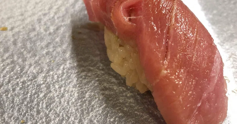 新橋で話題の立喰い寿司を食べる 立喰い寿司 あきら こば Note
